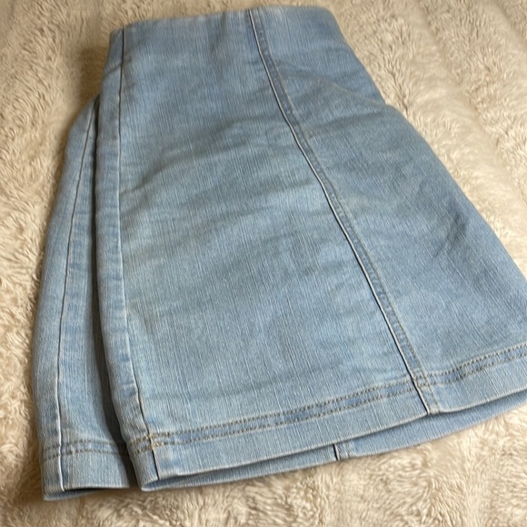 Elastic Light Denim Mini Skirt - Picture 3 of 3
